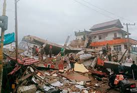 Sekitar 90% dari gempa bumi yang terjadi dan 81% dari gempa bumi terbesar terjadi di sepanjang cincin api ini. Gempa Bumi Kuat Landa Sulawesi Indonesia Astro Awani