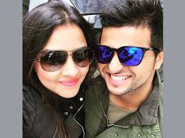 In her latest post on the 'gram', raina's wife priyanka shared a sneak peek of how work from home life is not just for her. Pics Finally Lovebirds Met Suresh Raina And Wife Priyanka Chaudhary In Paris Mykhel