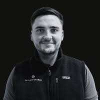 Ollie Willis's Instagram, Twitter & Facebook