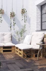 Couch Bankig Baute Sich Palettenmobel Paletten Couch Mobel Aus Paletten Paletten Lounge