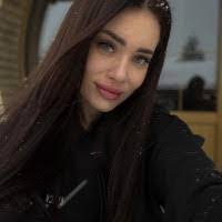 Lucia Berman's Instagram, Twitter & Facebook