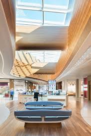 Decouvrez Le Design Aerien Et Epure De Patrick Join Paris Monaco Bruxelles Design Architecture Inspiration Pour Interieur De Magasin Architecture Design