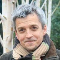 90+ perfiles de «Bleazard»