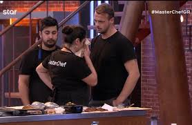 Masterchef greece is a greek competitive cooking game show. Masterchef Dakrya Gia Thn Apoxwrhsh Se Kata8lipsh To Twitter Znews