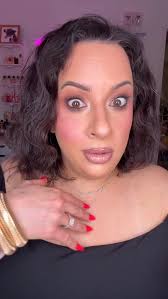 @onesize Boucle Silk Airbrushed Pressed Powder is one of the prettiest  formulas I’ve tried in a very long time. #onesize #onesizebeauty  #pressedpowder #blurredskin #flawlessskin #newmakeup ...