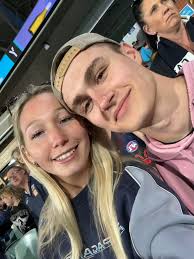 Hey there, we are Jana and Julia, two backpackers from Germany 🇩🇪, who  are currently traveling throughout Australia 🇦🇺 . We are looking for a  job in the Brisbane area from mid-Oktober.