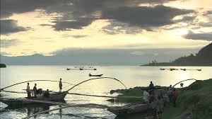 It lies on the border between the democratic republic of the congo and rwanda, and is in the albertine rift. The Treasure Of Lake Kivu Ilona Grundmann Filmproduction