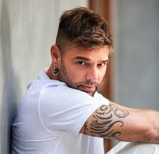 Ricky martin arrived in style to the 2021 latin american music awards in sunrise, florida on thursday. Ricky Martin Returns With Epic New Single Que Rico Fuera Celebmix