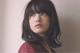 ナチュラルさんに似合う髪形 黒髪ミディアム ヘアスタイル集 キナリノ ミディアム 黒髪 ヘアスタイル ミディアム ヘア 黒髪
