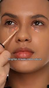 Angeline Fernando's Instagram, Twitter & Facebook