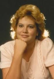 Lisa Thatcher's Instagram, Twitter & Facebook