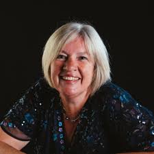 Hi. I am looking for a Magnum 400 with carbon poles or Cirrus Air 400 if  anyone is thinking of selling theirs. Thanks.