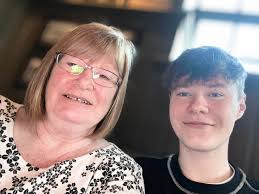 Is it possible for any of you very talented people to remove the reflection  from my glasses, please?