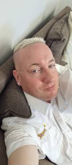 Hey guys 40 year old single guy here from Cornwall where are all you  handsome men from