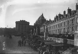 La ville de versailles française se sert de la popularité immense chez les voyageurs, selon la le parc principal de versailles est devenu la place la plus populaire pour les promenades à pied, sa superficie fait 6 mille hectares. Tratatul De La Versailles 28 Iunie 1919 Muzeul Virtual Al Unirii