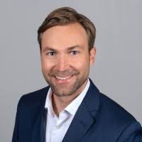 50+ "Tavis" profiles