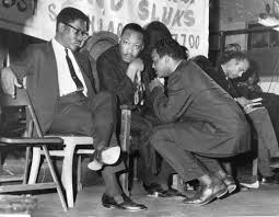 Rev Jesse Jackson Kneeling Huddles With King Center And Bernard Lee At A Meeting Held At St Martin Luther King Martin Luther King Jr Dr Martin Luther King