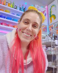 Brighten up my life with colourful artwork