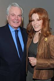 Hart To Hart Stars Stefanie Powers Robert Wagner Reunite Hollywood Celebrities Young Celebrities Celebrities Then And Now