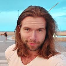 Mathieu B., TPRS ve anlaşılır girdiler sayesinde Fransızca'yı mizahla  öğrenin