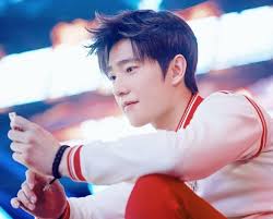 11 gương mặt "lưu lượng" fan hàng đầu Cbiz: Dịch Dương Thiên Tỉ ngày càng  thăng tiến, Tiêu Chiến lao đao sắp rớt đài?