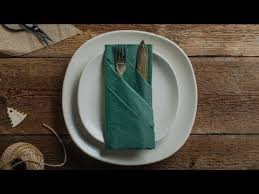 Servietten Bestecktasche Falten In Nur 9 Einfachen Und Schnellen Schritten Bestecktasche Falten Servietten Falten Bestecktasche Servietten Falten Einfach