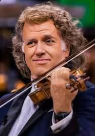I really like André Rieu's first dog — it's absolutely adorable! 🐶💖 Which  one is your favorite? 😊