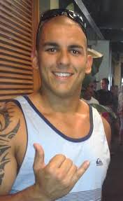 Eleele man films orcas by Niihau