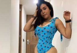 Así era yina calderón antes de su paso por el quirófano. Yina Calderon Mostro Su Pasado Oscuro Antes De Sus Cirugias Fotogaleria Radio Los40 Colombia