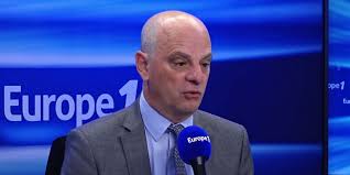 Mais les centres qui avaient réservé ces créneaux sont restés peu fréquentés en raison de la défiance d'une partie des français envers l'astrazeneca. Coronavirus Jean Michel Blanquer Ensures That A Pedagogical Continuity Protocol Is Planned If Necessary Teller Report