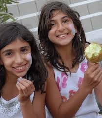 Michelle Caples's Instagram, Twitter & Facebook