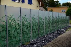Im eigenen garten möchten wir uns behütet fühlen. Sichtschutzwande Aus Glas