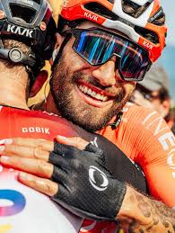 A race he wasn't supposed to start. A stage he was born to win 🙌 The hugs  and tears of joy say it all. Congrats @benelliotturner 👊👊👊 #LaVuelta25