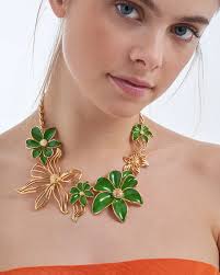 Collares de flores