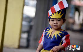 Umurnya sudah 21 tahun, tetapi tingkah lakunya masih ~. Fesyen Baju Merdeka Kanak Kanak