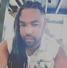 Ezra Lingeveldt (@ArtistEzra) • Facebook