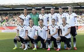 Dpa/dpa die taktische formation der deutschen nationalmannschaften von joachim löw und silvia. Frauen Dfb Kader Zu Olympia 2016