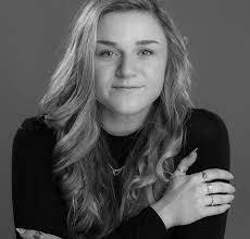 Anna Cass's Instagram, Twitter & Facebook