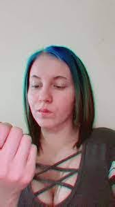 Leann Yoho's Instagram, Twitter & Facebook