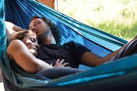 With the front and rear straps detached, the swing becomes a single point sling hammock, which. Unterwegs Lieblingsstucke