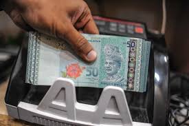 Peningkatan gaji minimum ini adalah selaras dengan situasi ekonomi semasa negara. Jumlah Gaji Minimum Bagi Pekerja Swasta Akan Diubah Tahun Hadapan