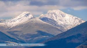 Cel mai mare vârf din românia este vârful moldoveanu cu 2544 metrii altitudine, din munții făgăraș. Cele 14 Varfuri De Peste 2500 De Metri Din Romania Munti Aventura In Romania