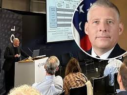 Pentagon official reveals tantalizing seven-minute encounter with glowing  blue UFO