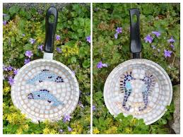 Vogeltranke Aus Alter Bratpfanne Mosaik Garten Gartendeko Upcycling Ausaltmachneu Vogeltranke Dekoration Fisch Seepferdche In 2020 Cocktail Strainer Strainer