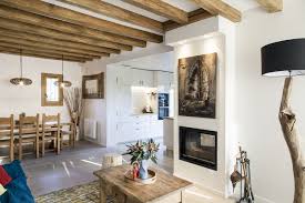 Renovation D Une Maison A La Campagne Chic Et Rustique Grace A Un Insert Double Face D Un Cote Pour Le Salon Et De L Autre Maison Architecte Architecte Dplg