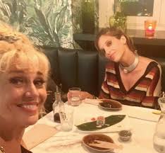 Forza maria teresa, grandissima concorrente di questo grande fratello. Chi E Maria Teresa Ruta Eta Compagno Roberto Figlio Dove Vive E Gf Vip Chiecosa It