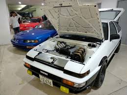 His green racing suit, his ae86 and his signature aggressive driving style are the key components of his iconic brand. Toyota Ae86 Trueno Ini Dimodifikasi Mirip Dalam Film Initial D