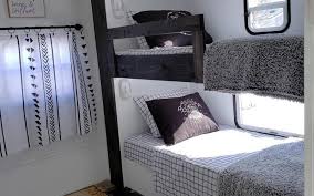 All american bunk beds provides high quality, low price bunk bed sleeping solutions for customers in the western. 8 Incredible Travel Trailer Floorplans With Bunk Beds Rving Know How