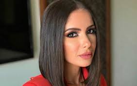 منى زكي تكشف عن عمرها الحقيقي ماحدش بيفرح أنه بيكبر hair styles long hair styles beauty
