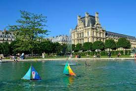 The Boat Pond At The Tuileries Gardens In The Shade Of The Louvre In Paris Perfect On A Sunny Day Like Today You Can Hi Tuileries Garden Places To Go Louvre
